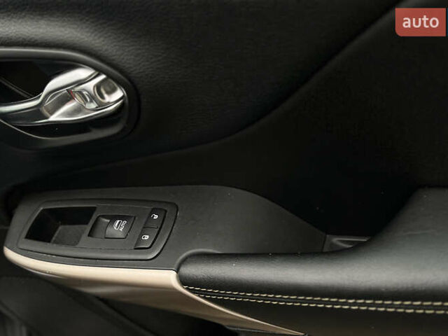 Серый Джип Чероки, объемом двигателя 2.4 л и пробегом 173 тыс. км за 16000 $, фото 18 на Automoto.ua