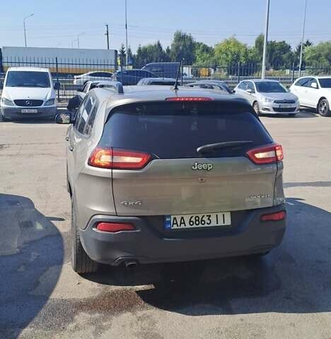 Сірий Джип Cherokee, об'ємом двигуна 2.4 л та пробігом 130 тис. км за 16300 $, фото 1 на Automoto.ua