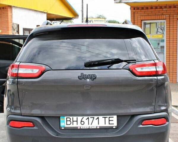 Серый Джип Чероки, объемом двигателя 2.4 л и пробегом 140 тыс. км за 15250 $, фото 5 на Automoto.ua