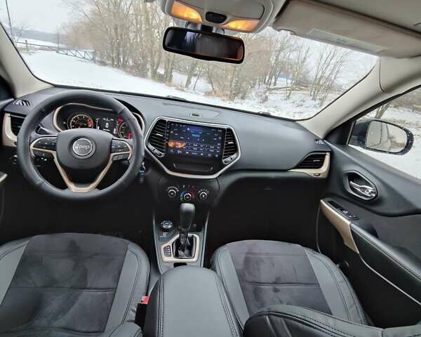 Сірий Джип Cherokee, об'ємом двигуна 2.4 л та пробігом 79 тис. км за 16900 $, фото 15 на Automoto.ua