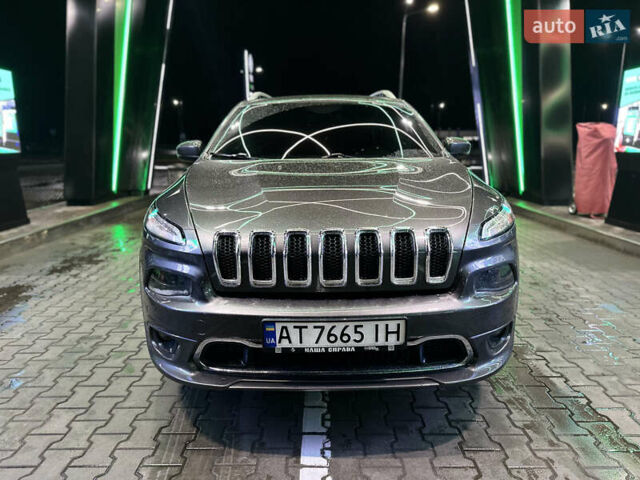 Серый Джип Чероки, объемом двигателя 3.24 л и пробегом 201 тыс. км за 16300 $, фото 2 на Automoto.ua