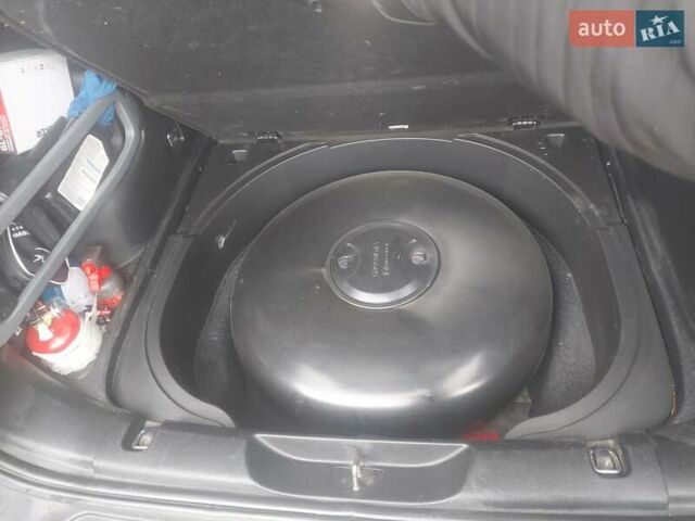 Серый Джип Чероки, объемом двигателя 2.36 л и пробегом 248 тыс. км за 14300 $, фото 11 на Automoto.ua