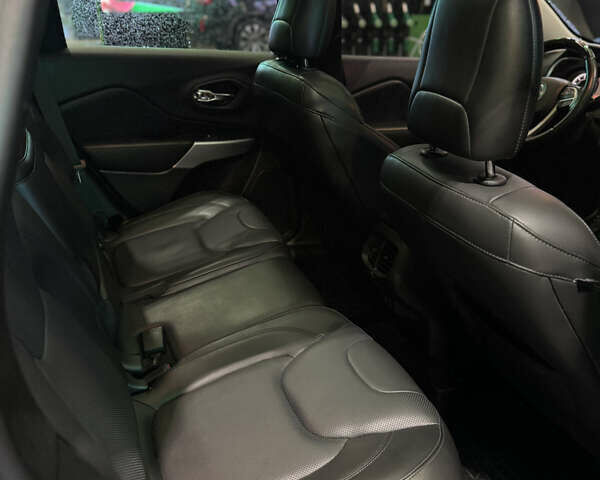 Серый Джип Чероки, объемом двигателя 3.24 л и пробегом 201 тыс. км за 16300 $, фото 89 на Automoto.ua