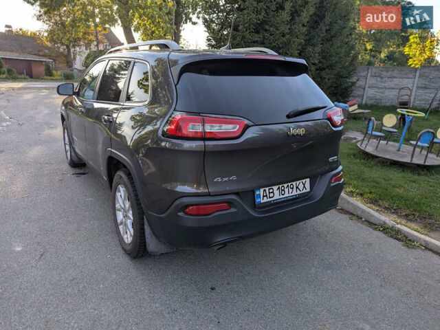 Серый Джип Чероки, объемом двигателя 2.36 л и пробегом 140 тыс. км за 16300 $, фото 5 на Automoto.ua