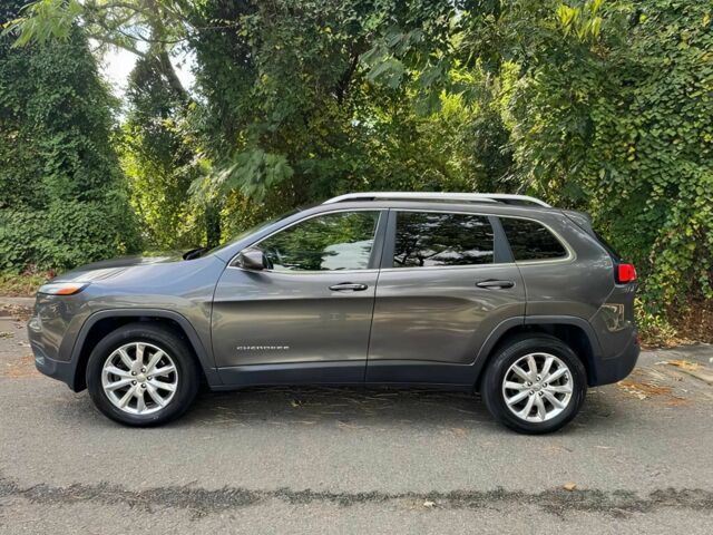 Серый Джип Чероки, объемом двигателя 2.4 л и пробегом 50 тыс. км за 7800 $, фото 2 на Automoto.ua