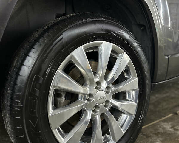 Серый Джип Чероки, объемом двигателя 3.24 л и пробегом 201 тыс. км за 16300 $, фото 107 на Automoto.ua