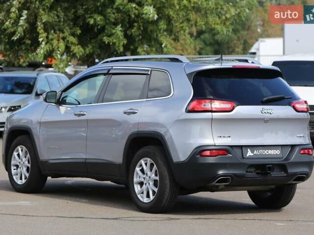 Сірий Джип Cherokee, об'ємом двигуна 3.24 л та пробігом 157 тис. км за 14000 $, фото 4 на Automoto.ua