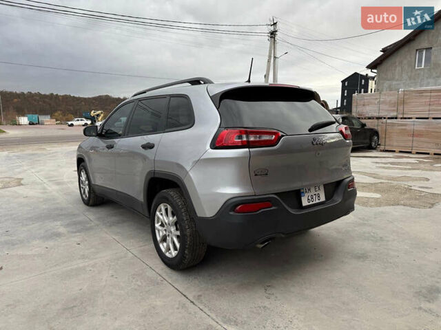 Серый Джип Чероки, объемом двигателя 2.4 л и пробегом 180 тыс. км за 13650 $, фото 4 на Automoto.ua