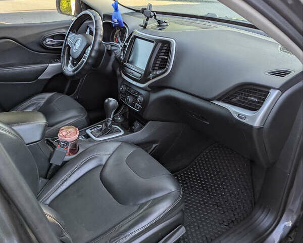 Серый Джип Чероки, объемом двигателя 2.36 л и пробегом 140 тыс. км за 16300 $, фото 17 на Automoto.ua