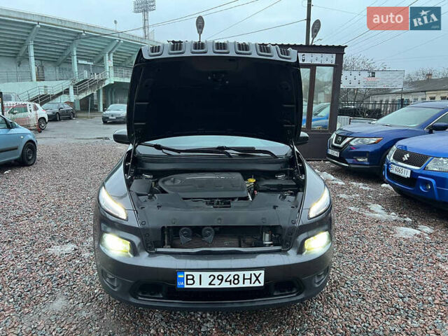 Серый Джип Чероки, объемом двигателя 3.24 л и пробегом 106 тыс. км за 14700 $, фото 10 на Automoto.ua