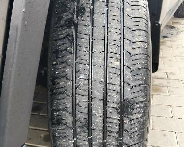 Серый Джип Чероки, объемом двигателя 2.36 л и пробегом 175 тыс. км за 16500 $, фото 6 на Automoto.ua