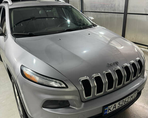 Серый Джип Чероки, объемом двигателя 2.36 л и пробегом 148 тыс. км за 11800 $, фото 1 на Automoto.ua