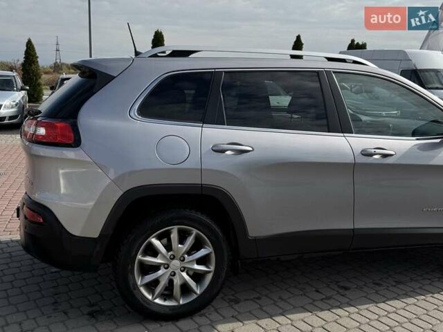 Серый Джип Чероки, объемом двигателя 2.36 л и пробегом 170 тыс. км за 15500 $, фото 14 на Automoto.ua