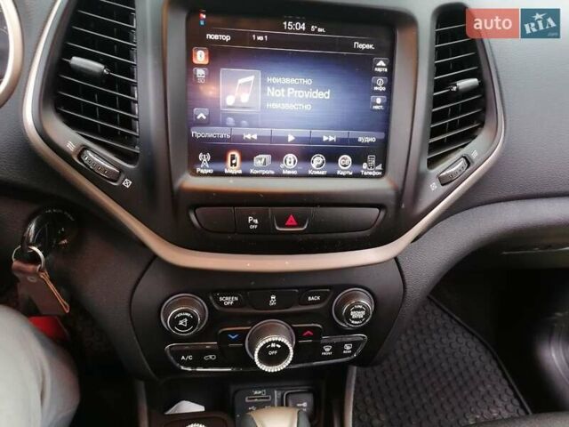 Сірий Джип Cherokee, об'ємом двигуна 2.36 л та пробігом 178 тис. км за 15600 $, фото 12 на Automoto.ua
