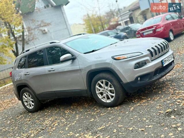 Серый Джип Чероки, объемом двигателя 2.36 л и пробегом 137 тыс. км за 14500 $, фото 1 на Automoto.ua