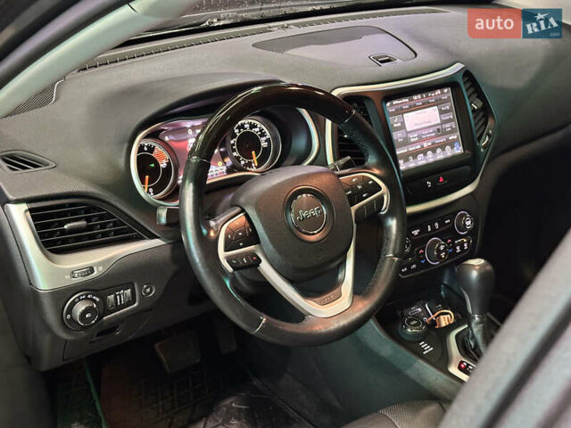 Серый Джип Чероки, объемом двигателя 3.24 л и пробегом 201 тыс. км за 16300 $, фото 76 на Automoto.ua