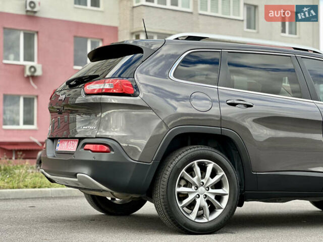 Джип Cherokee 2017 у Вінниці на Automoto.ua Сірий Джип Cherokee, об'ємом двигуна 2.4 л та пробігом 136 тис. км за 16777 $, фото 17 на Automoto.ua