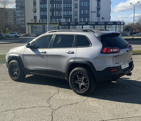 Сірий Джип Cherokee, об'ємом двигуна 3.2 л та пробігом 114 тис. км за 18500 $, фото 5 на Automoto.ua