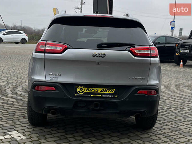 Серый Джип Чероки, объемом двигателя 2.4 л и пробегом 173 тыс. км за 16000 $, фото 5 на Automoto.ua