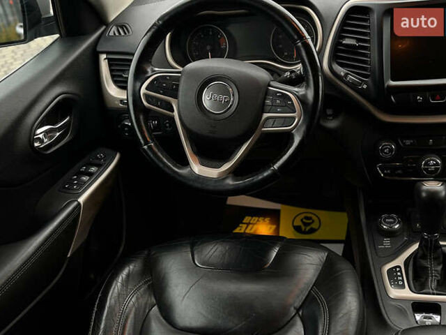 Серый Джип Чероки, объемом двигателя 2.4 л и пробегом 173 тыс. км за 16000 $, фото 9 на Automoto.ua