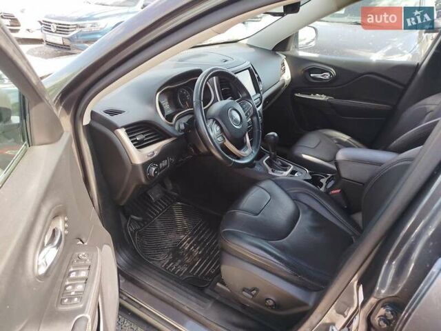 Сірий Джип Cherokee, об'ємом двигуна 2.36 л та пробігом 155 тис. км за 12992 $, фото 2 на Automoto.ua
