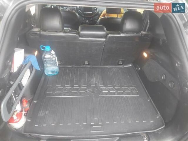 Серый Джип Чероки, объемом двигателя 2.36 л и пробегом 248 тыс. км за 14300 $, фото 6 на Automoto.ua