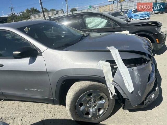 Сірий Джип Cherokee, об'ємом двигуна 2.36 л та пробігом 180 тис. км за 7700 $, фото 8 на Automoto.ua