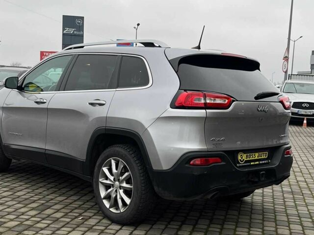 Серый Джип Чероки, объемом двигателя 2.4 л и пробегом 173 тыс. км за 16000 $, фото 4 на Automoto.ua