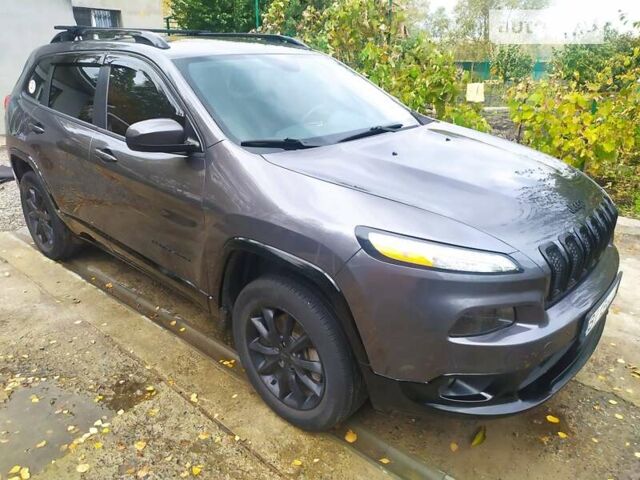 Сірий Джип Cherokee, об'ємом двигуна 2.36 л та пробігом 135 тис. км за 18500 $, фото 3 на Automoto.ua