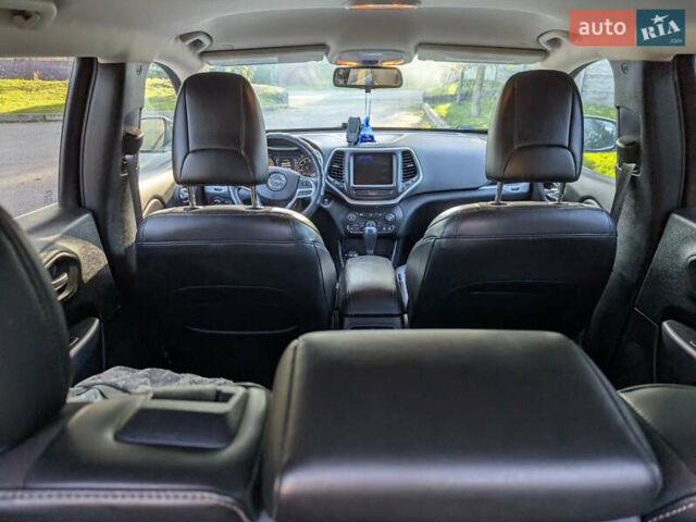 Серый Джип Чероки, объемом двигателя 2.36 л и пробегом 140 тыс. км за 16300 $, фото 16 на Automoto.ua