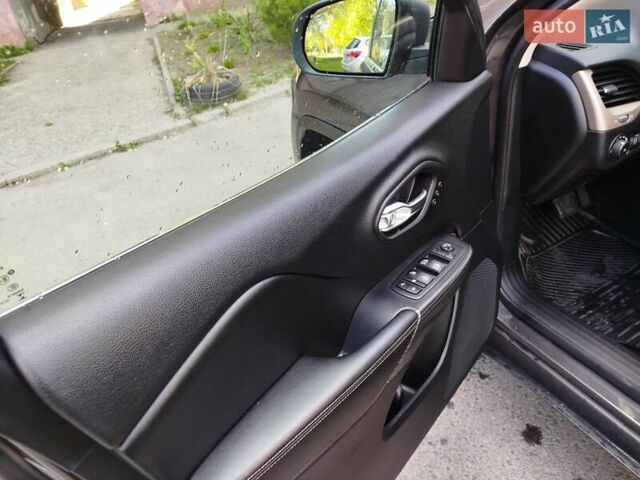 Сірий Джип Cherokee, об'ємом двигуна 2.36 л та пробігом 155 тис. км за 12992 $, фото 11 на Automoto.ua