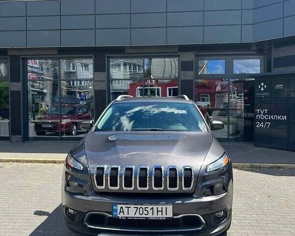 Серый Джип Чероки, объемом двигателя 2.36 л и пробегом 110 тыс. км за 11000 $, фото 1 на Automoto.ua
