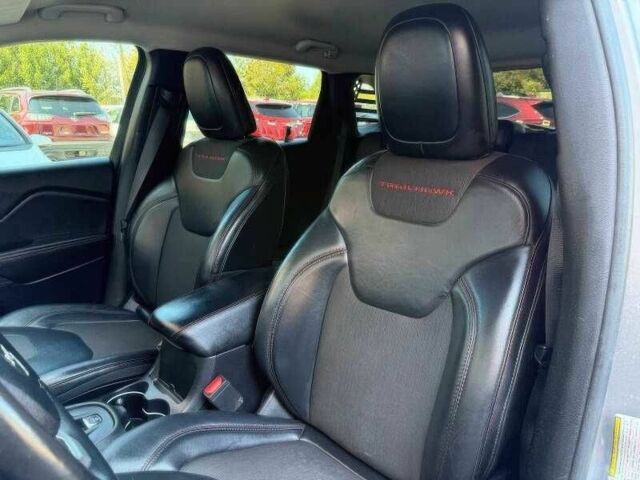 Серый Джип Чероки, объемом двигателя 3.2 л и пробегом 88 тыс. км за 4000 $, фото 9 на Automoto.ua