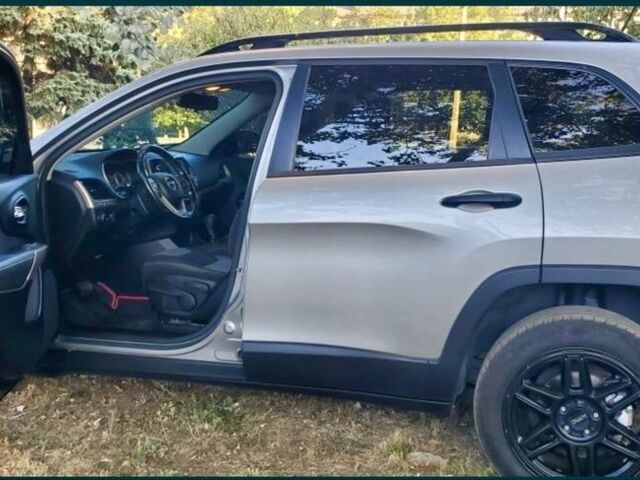 Серый Джип Чероки, объемом двигателя 2.4 л и пробегом 215 тыс. км за 13900 $, фото 8 на Automoto.ua