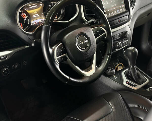 Серый Джип Чероки, объемом двигателя 3.24 л и пробегом 201 тыс. км за 16300 $, фото 109 на Automoto.ua