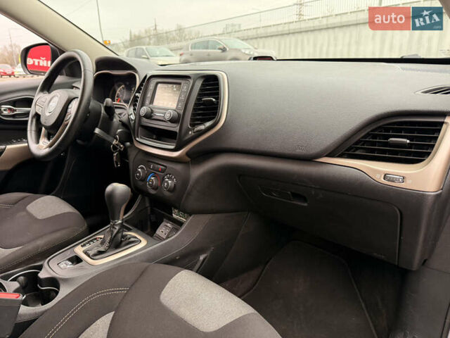 Сірий Джип Cherokee, об'ємом двигуна 2.36 л та пробігом 140 тис. км за 12500 $, фото 26 на Automoto.ua