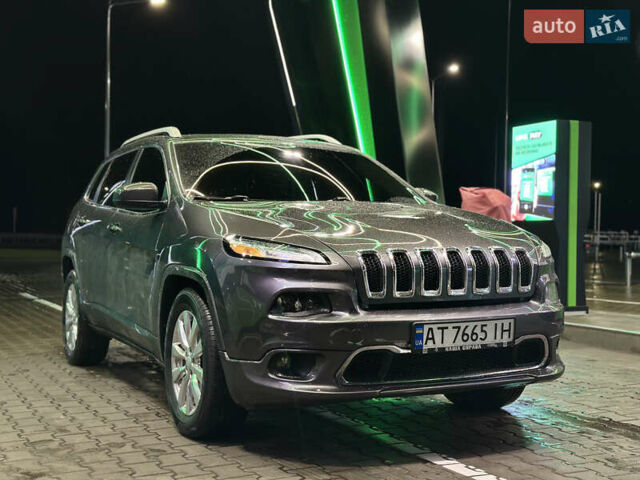Серый Джип Чероки, объемом двигателя 3.24 л и пробегом 201 тыс. км за 16300 $, фото 1 на Automoto.ua