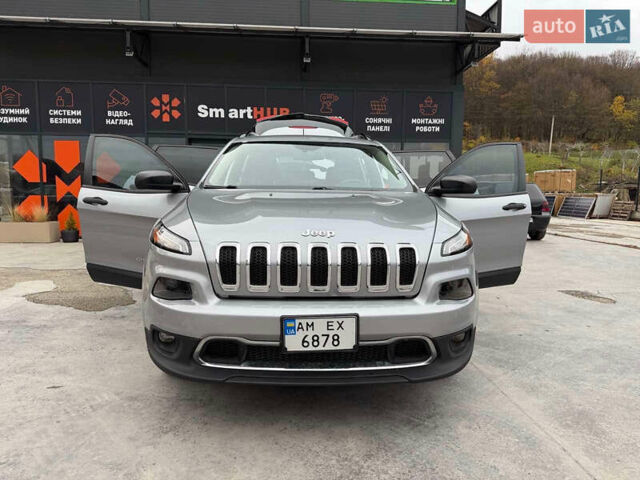 Серый Джип Чероки, объемом двигателя 2.4 л и пробегом 180 тыс. км за 13650 $, фото 9 на Automoto.ua