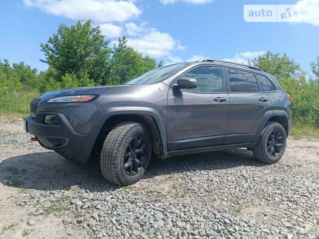 Сірий Джип Cherokee, об'ємом двигуна 2.4 л та пробігом 97 тис. км за 15999 $, фото 7 на Automoto.ua