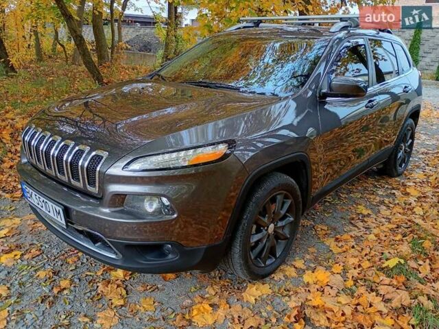 Джип Cherokee 2017 у Рівному на Automoto.ua Сірий Джип Cherokee, об'ємом двигуна 3.24 л та пробігом 127 тис. км за 13700 $, фото 2 на Automoto.ua