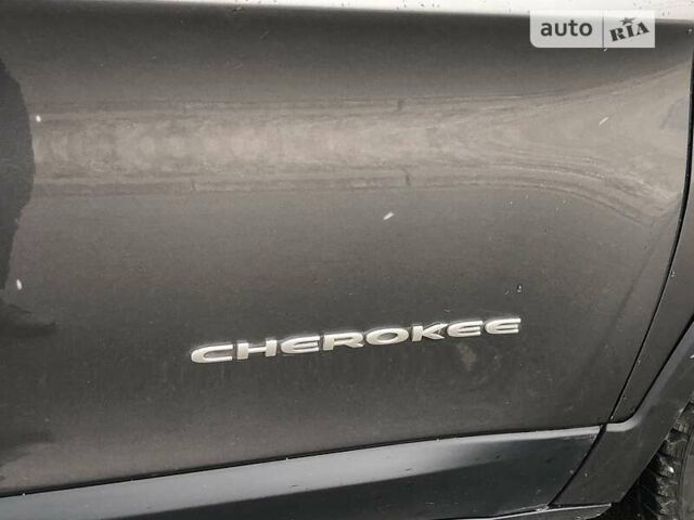 Сірий Джип Cherokee, об'ємом двигуна 3.2 л та пробігом 98 тис. км за 17500 $, фото 22 на Automoto.ua