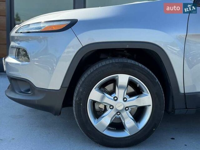 Сірий Джип Cherokee, об'ємом двигуна 3.24 л та пробігом 110 тис. км за 15800 $, фото 14 на Automoto.ua