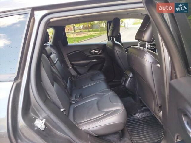 Сірий Джип Cherokee, об'ємом двигуна 2.36 л та пробігом 155 тис. км за 12992 $, фото 22 на Automoto.ua