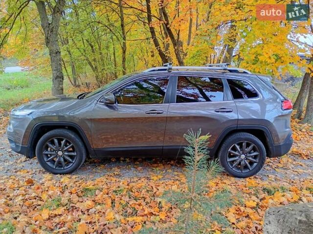 Джип Cherokee 2017 у Рівному на Automoto.ua Сірий Джип Cherokee, об'ємом двигуна 3.24 л та пробігом 127 тис. км за 13700 $, фото 7 на Automoto.ua