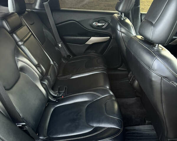 Серый Джип Чероки, объемом двигателя 3.24 л и пробегом 144 тыс. км за 17000 $, фото 19 на Automoto.ua