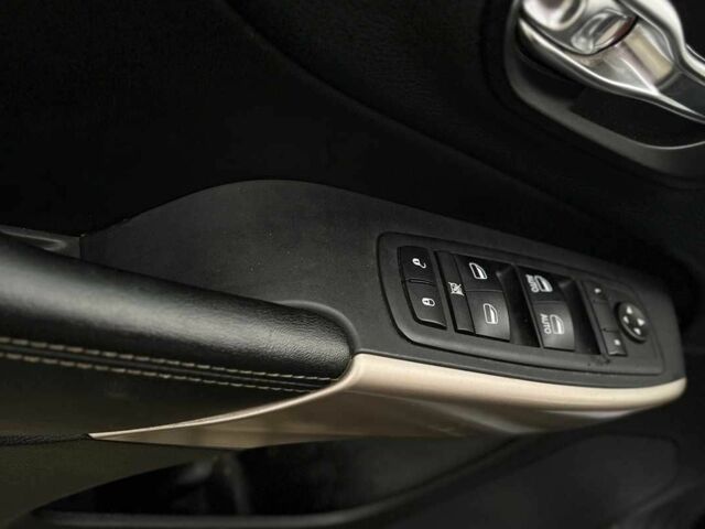 Серый Джип Чероки, объемом двигателя 2.4 л и пробегом 173 тыс. км за 16000 $, фото 16 на Automoto.ua