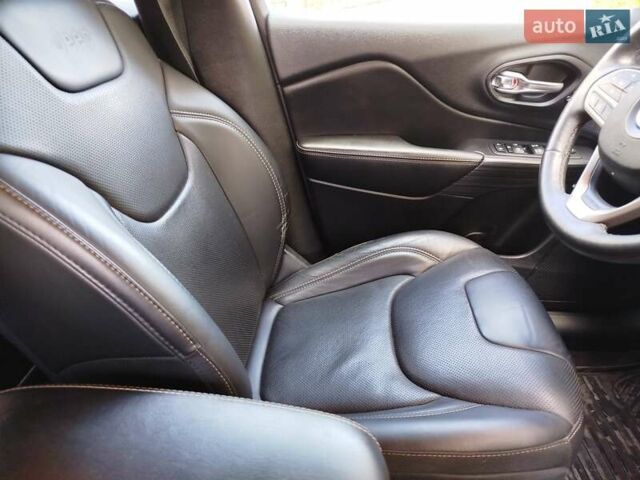 Сірий Джип Cherokee, об'ємом двигуна 2.36 л та пробігом 155 тис. км за 12992 $, фото 13 на Automoto.ua