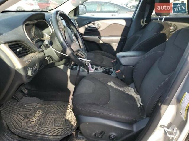 Серый Джип Чероки, объемом двигателя 2.4 л и пробегом 153 тыс. км за 5300 $, фото 6 на Automoto.ua