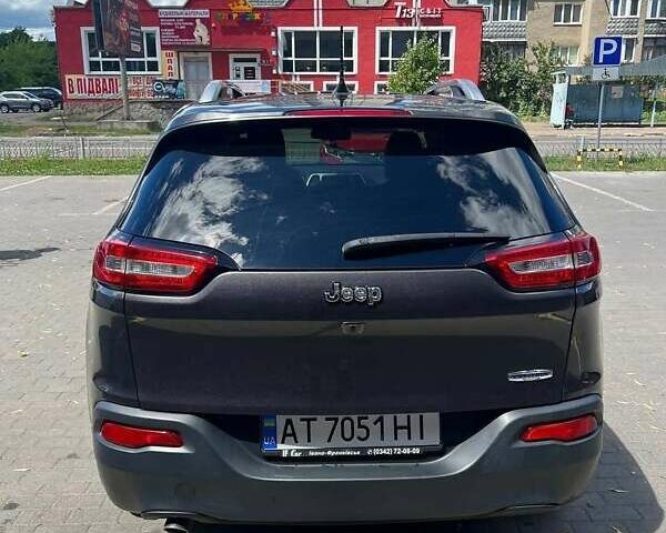 Серый Джип Чероки, объемом двигателя 2.36 л и пробегом 110 тыс. км за 11000 $, фото 2 на Automoto.ua