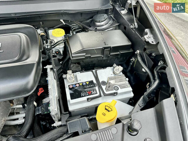 Джип Cherokee 2017 у Вінниці на Automoto.ua Сірий Джип Cherokee, об'ємом двигуна 2.4 л та пробігом 136 тис. км за 16777 $, фото 89 на Automoto.ua